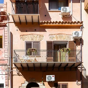 tri-re-e-na-regina.sicilyhotelsitaly.net/