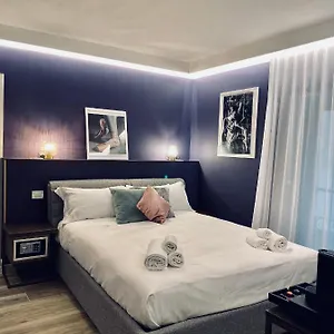 Dimora Del Teatro Πανσιόν